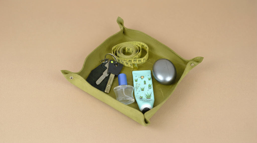 Leather pocket emptyer