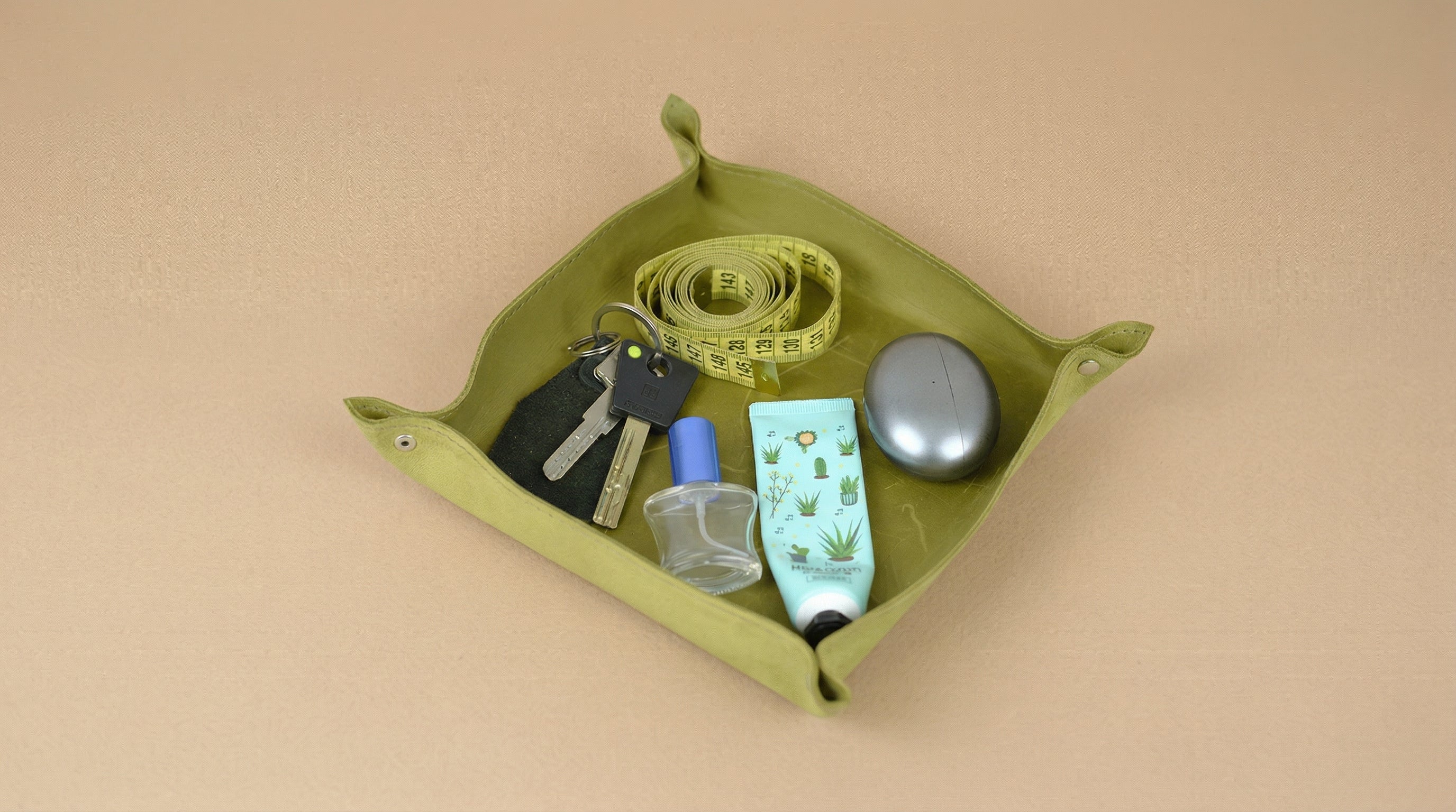 Leather pocket emptyer