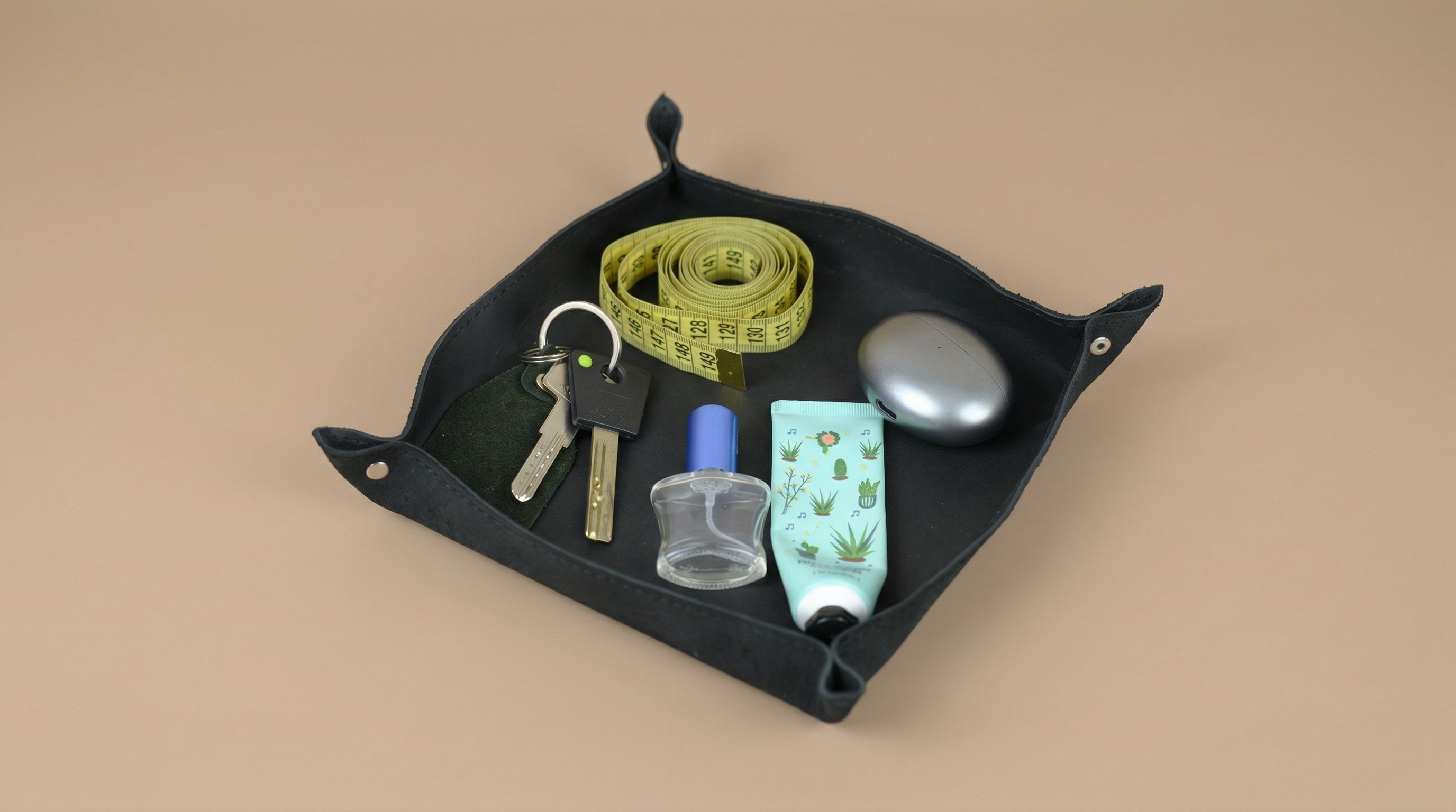 Leather pocket emptyer