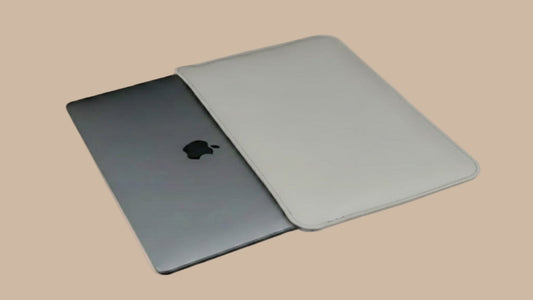 Minimalistische MacBook Air Hülle mit Filz